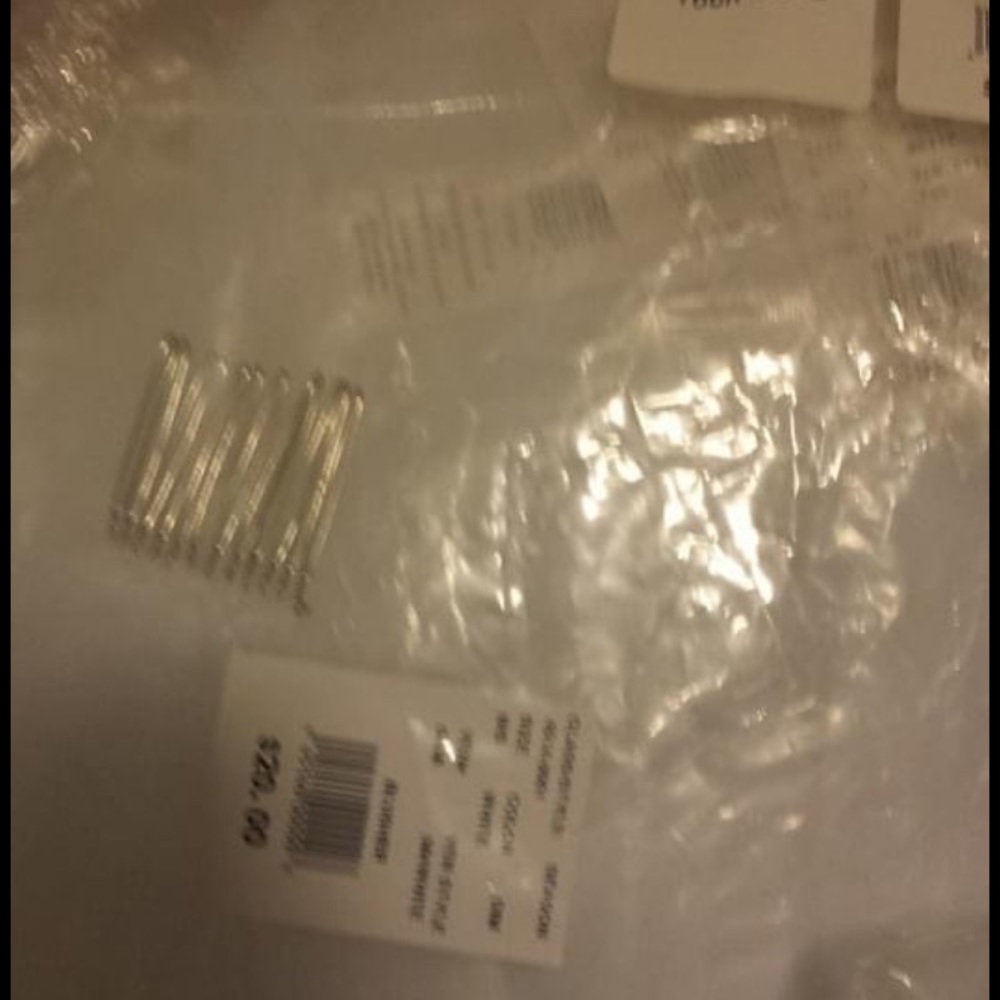 Brand new from davids bridal still has tags on everything to go with it